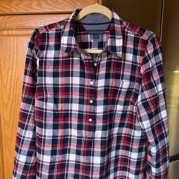 Tommy Hilfiger Shirt Size Medium - Picture 1 of 3